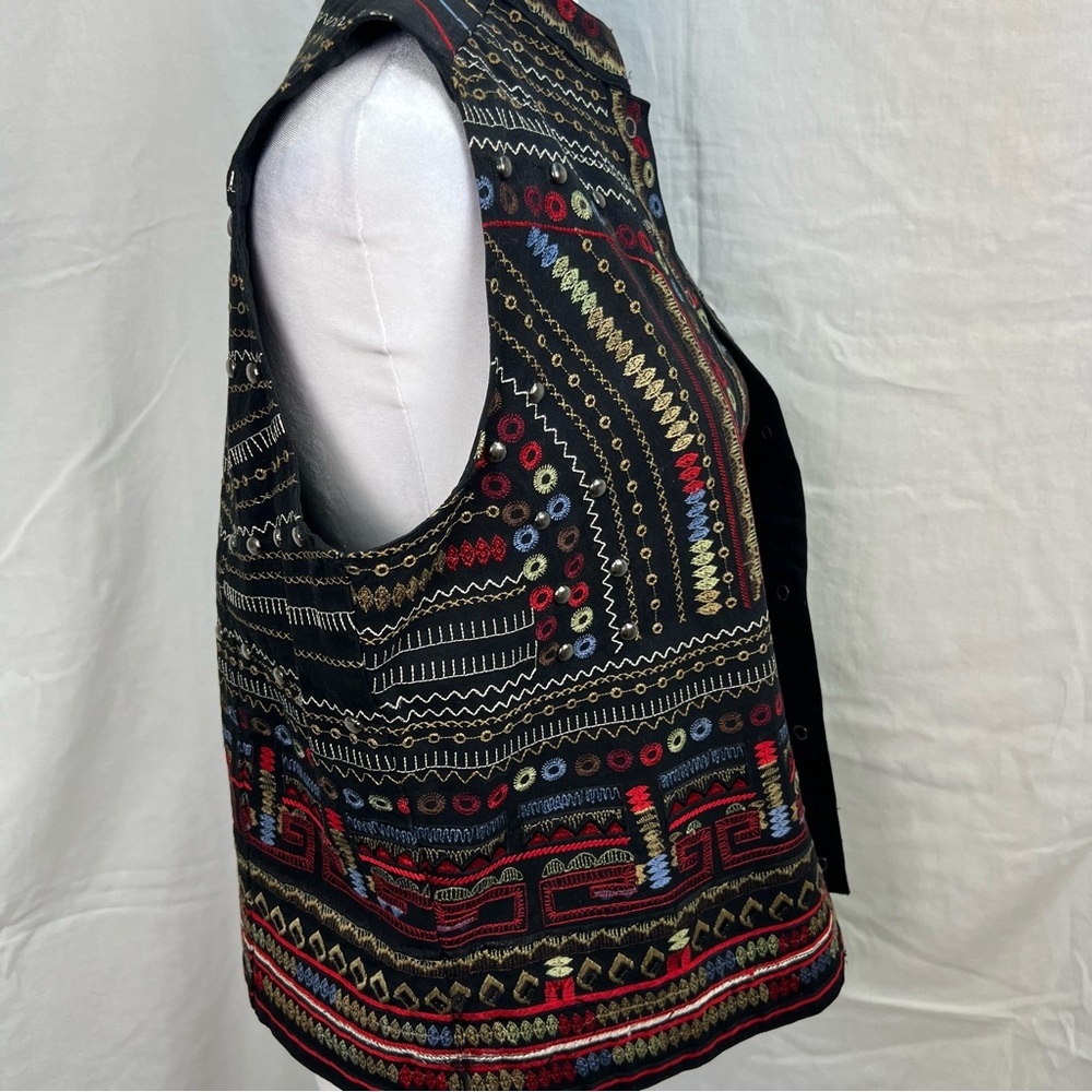 Chico’s embroidered boho style vest with snap-up 
front. - Picture 7 of 10